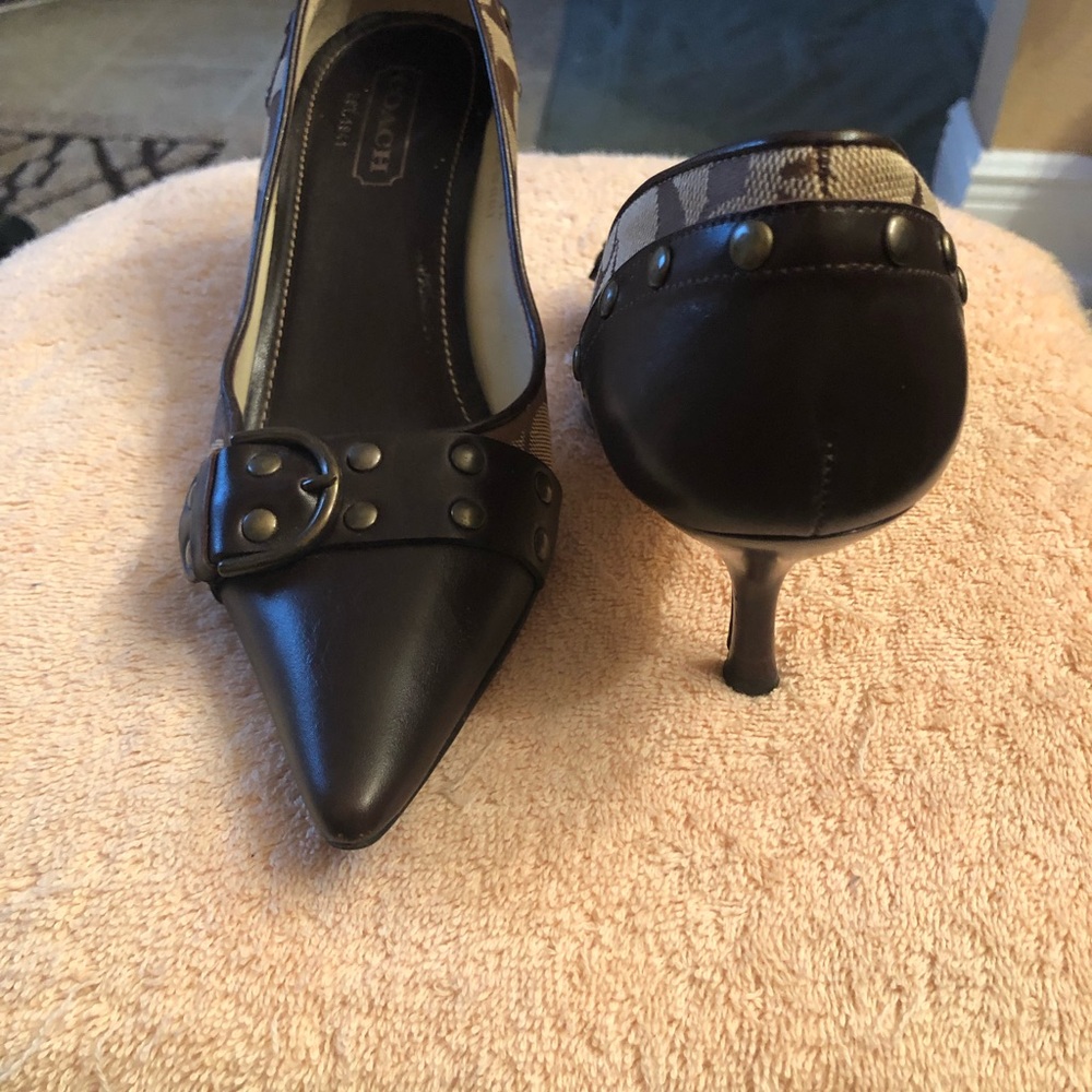 Coach buckle style pumps size 6 - Picture 2 of 6